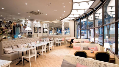Audrey Cafe Siam Center